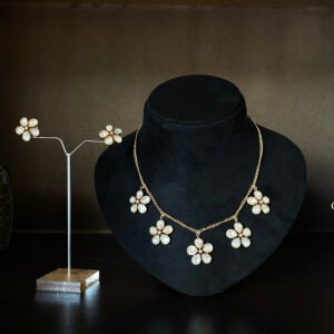 Minimal White Kundan Necklace with Flower Studs