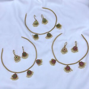 Dainty Green Kemp Short Necklace with hanging earrings